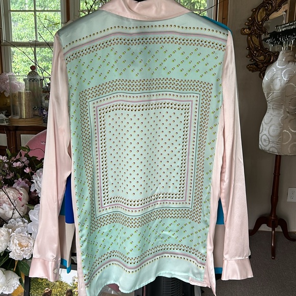 NWT Carlisle Summer House 💯% Italian Silk Scarf Print Blouse - Picture 10 of 10